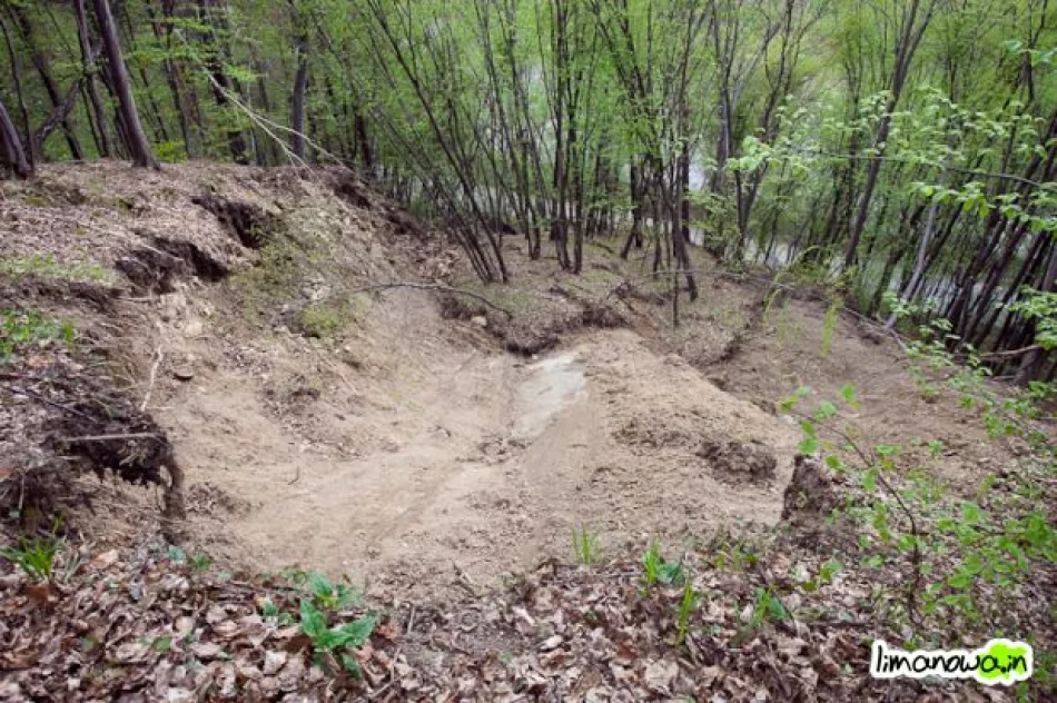 Osuwisko wciąż groźne - zdjęcie 12