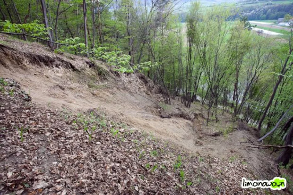 Osuwisko wciąż groźne - zdjęcie 13