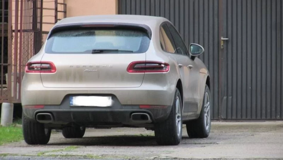 Nie cichnie sprawa proboszcza i jego Porsche. Parafianie podzieleni (wideo) - zdjęcie 1
