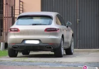 Nie cichnie sprawa proboszcza i jego Porsche. Parafianie podzieleni (wideo) - zdjęcie główne