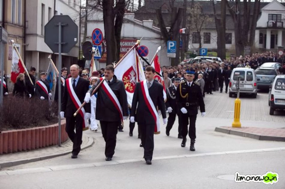 Limanowa w żałobie - przypominamy w 15. rocznicę katastrofy smoleńskiej - zdjęcie 8