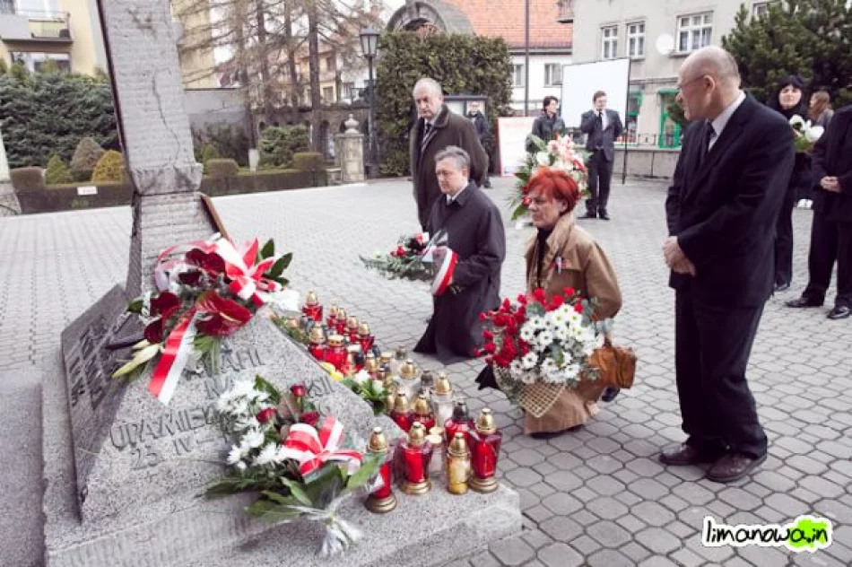Limanowa w żałobie - przypominamy w 15. rocznicę katastrofy smoleńskiej - zdjęcie 17