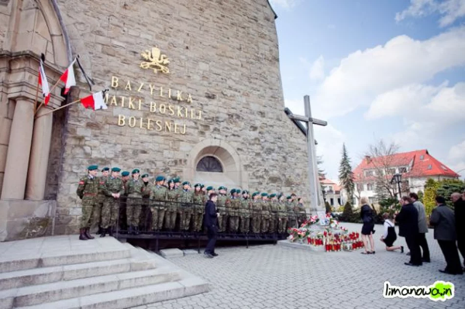 Limanowa w żałobie - przypominamy w 15. rocznicę katastrofy smoleńskiej - zdjęcie 20