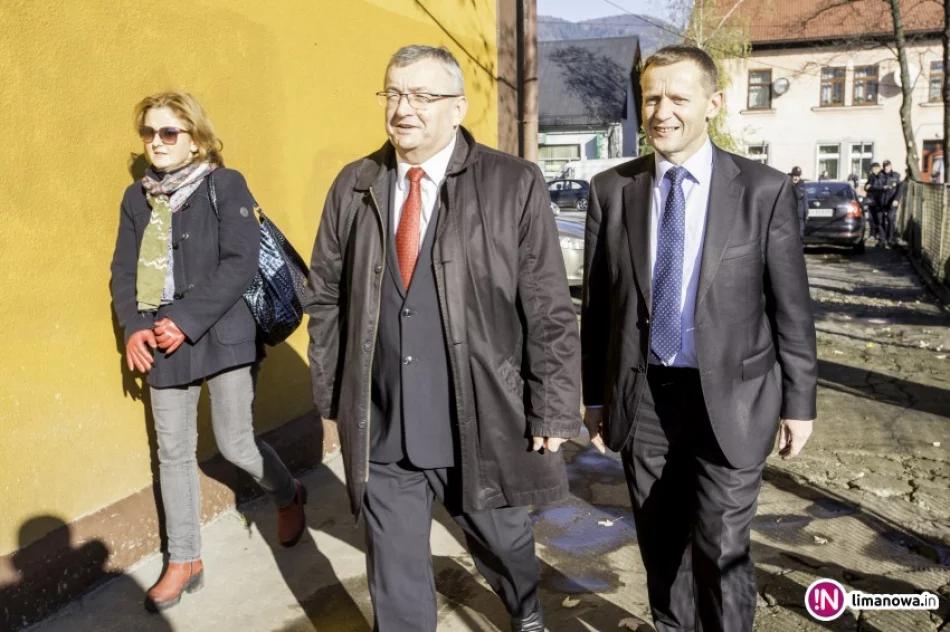 Minister i prezes PKP zwiedzając dworzec, zapowiadali 'Podłęże - Piekiełko' (zapis konferencji) - zdjęcie 2