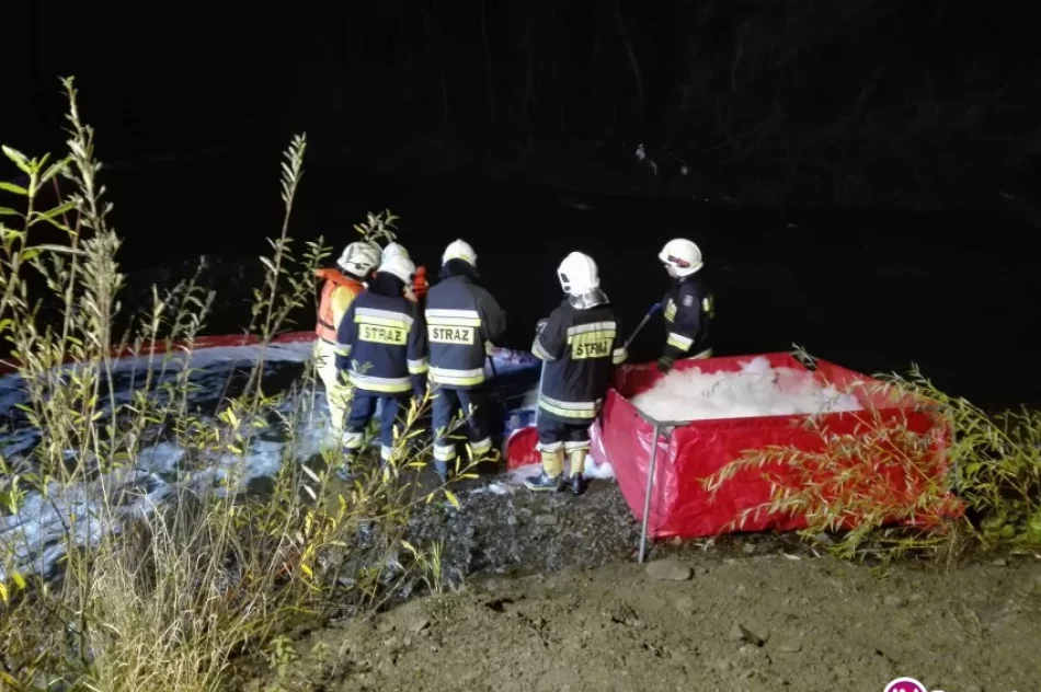 Skażenie rzeki - wyciekło 30 l substancji do produkcji pianki poliuretanowej (wideo) - zdjęcie 4