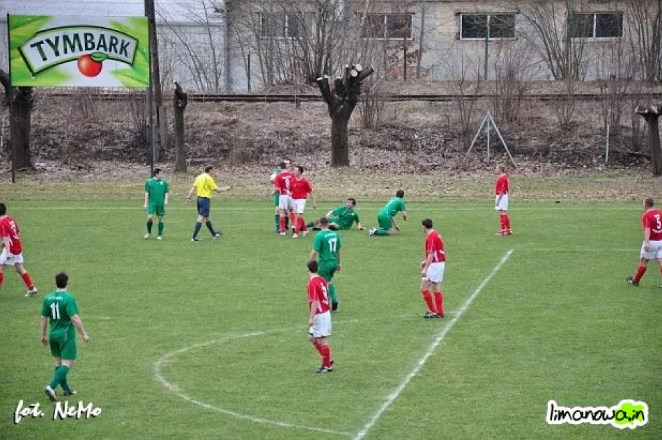 Tymbark rozgromił Słopnice - zdjęcie 11