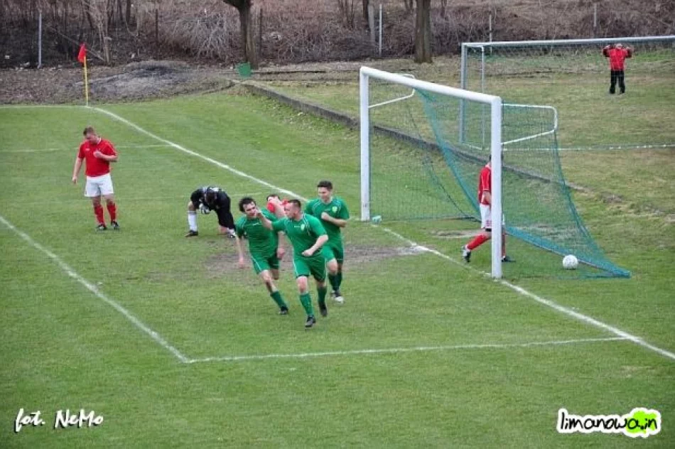 Tymbark rozgromił Słopnice - zdjęcie 12