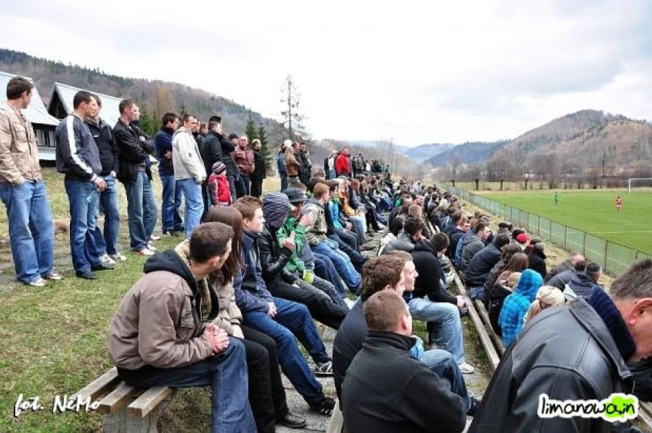 Tymbark rozgromił Słopnice - zdjęcie 15