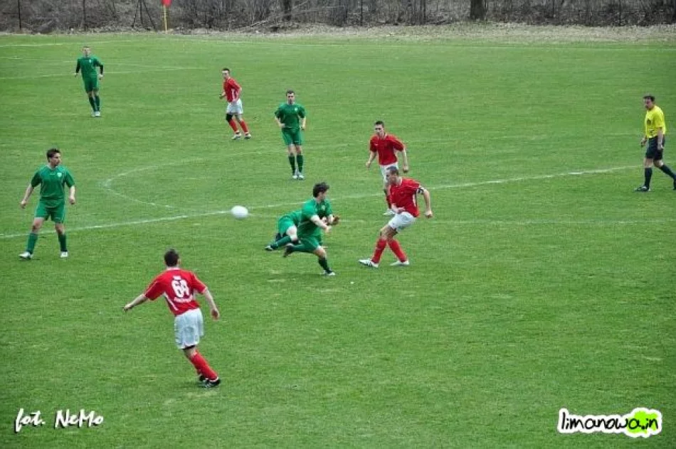 Tymbark rozgromił Słopnice - zdjęcie 19