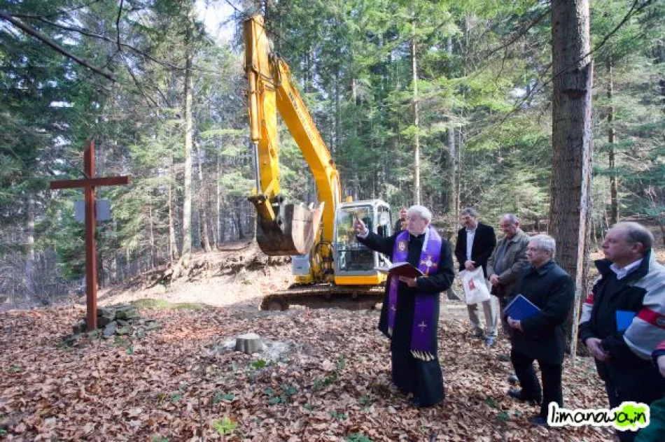 Pierwsze prace przy budowie drogi krzyżowej na Miejską Górę - zdjęcie 7