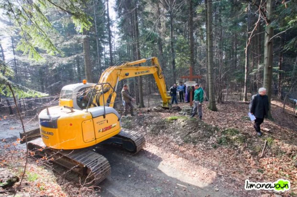 Pierwsze prace przy budowie drogi krzyżowej na Miejską Górę - zdjęcie 12