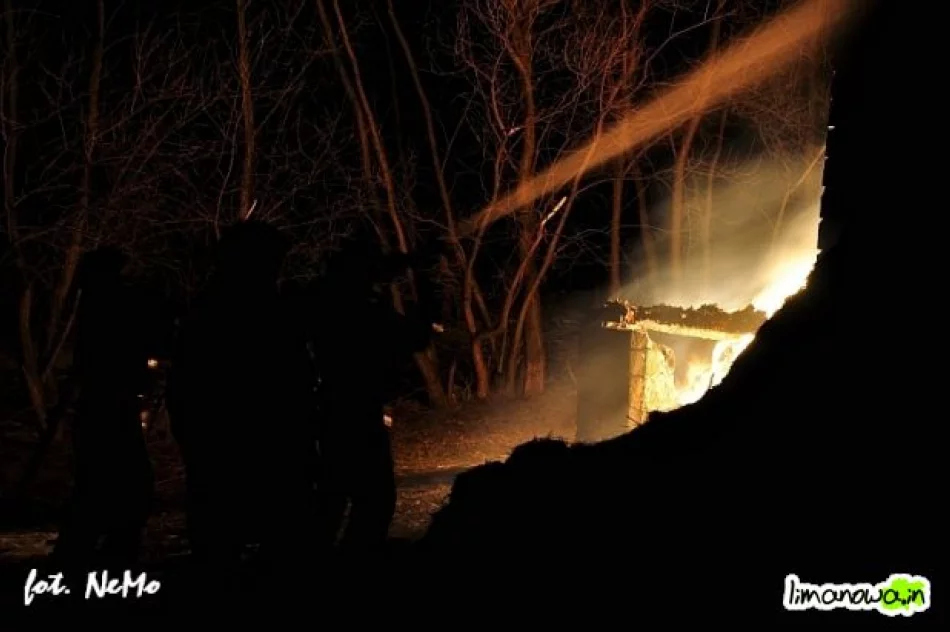 Pożar zabudowań gospodarczych w Nowym Rybiu - zdjęcie 5