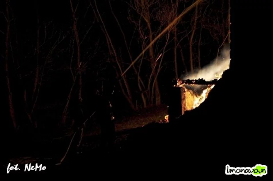 Pożar zabudowań gospodarczych w Nowym Rybiu - zdjęcie 14