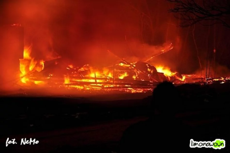 Pożar zabudowań gospodarczych w Nowym Rybiu - zdjęcie 18