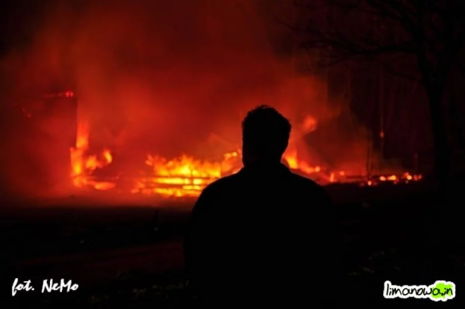 Pożar zabudowań gospodarczych w Nowym Rybiu - zdjęcie 19