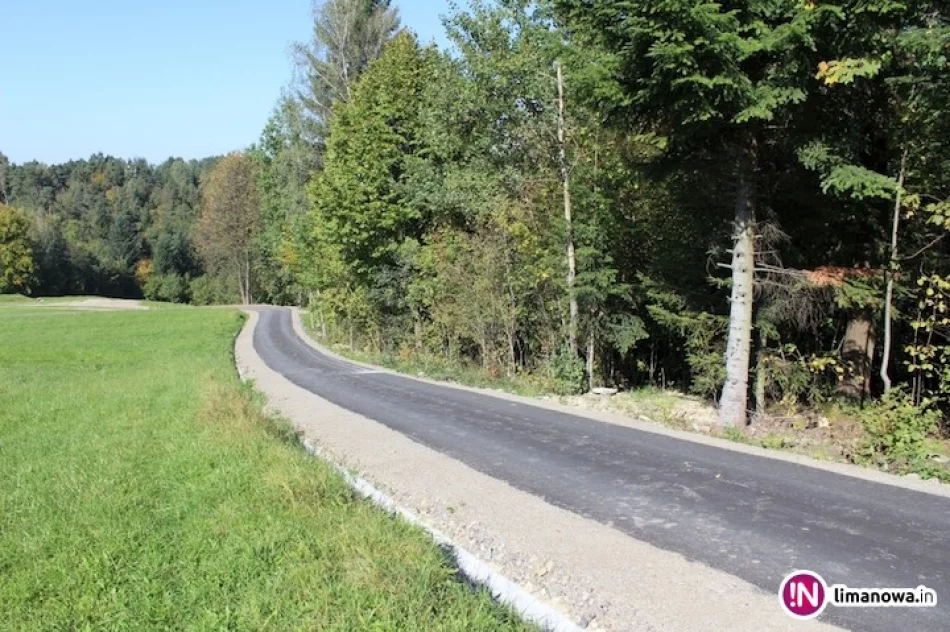 Przybyło dróg gminnych z nową nawierzchnią - zdjęcie 3