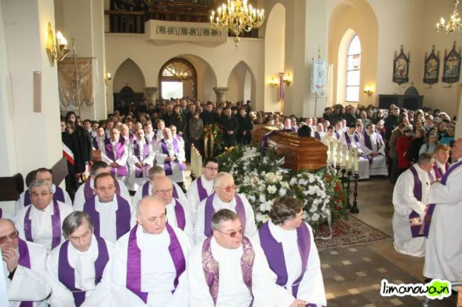 Pogrzeb ks. Józefa Kiełbasy - zdjęcie 11