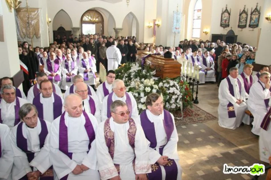 Pogrzeb ks. Józefa Kiełbasy - zdjęcie 12