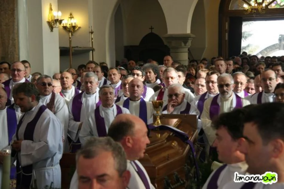 Pogrzeb ks. Józefa Kiełbasy - zdjęcie 16