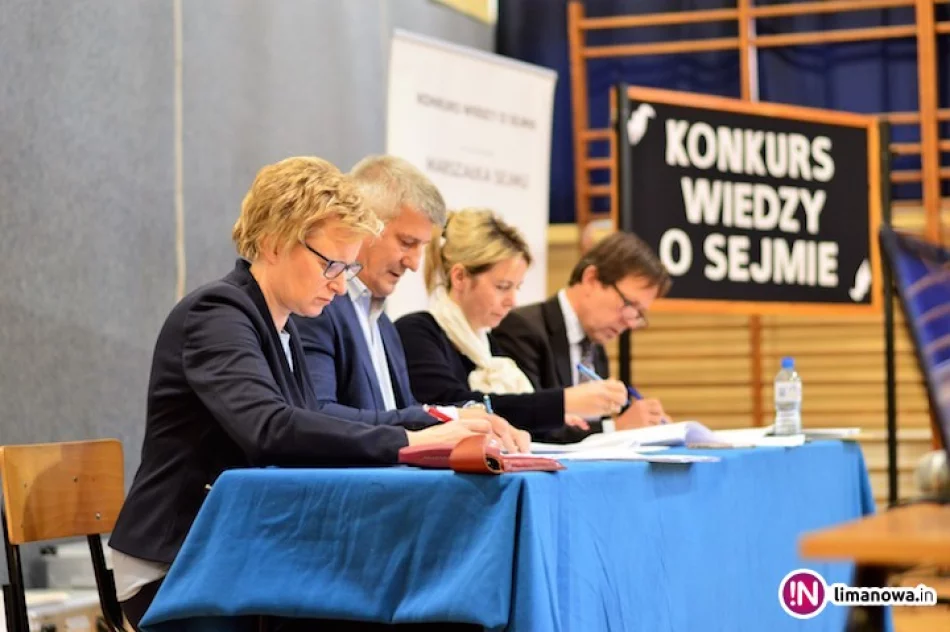 Młodzież wykazała się wiedzą o Sejmie - zdjęcie 3