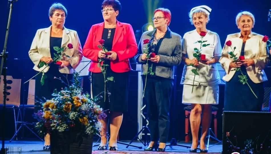 Odznaczenia i tytuły dla zasłużonych. Zaskakująca nieobecność (zdjęcia z jubileuszu) - zdjęcie 1