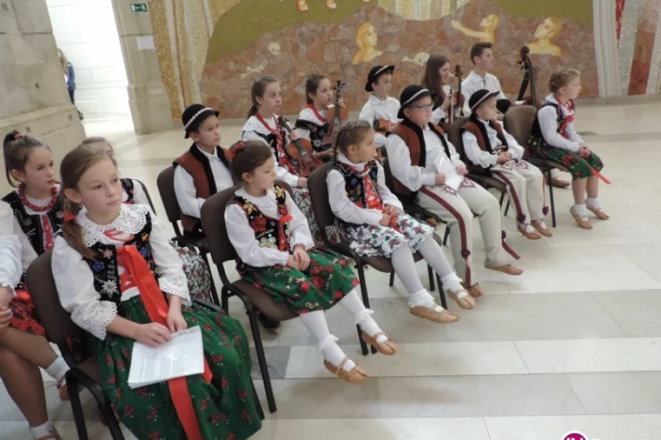 Nauczyciele i uczniowie szkół „papieskich” licznie odpowiedzieli na zaproszenie - zdjęcie 2