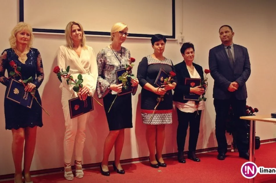 Nagrody dla dyrektorów i nauczycieli w Gminny Dzień Edukacji - zdjęcie 4