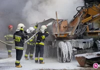 Strażacy gasili pożar koparki w GPN - zdjęcie główne