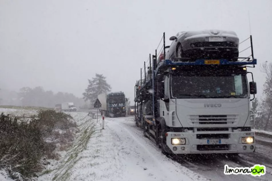 Krajówka nr 28 zablokowana - galeria zdjęć - zdjęcie 2