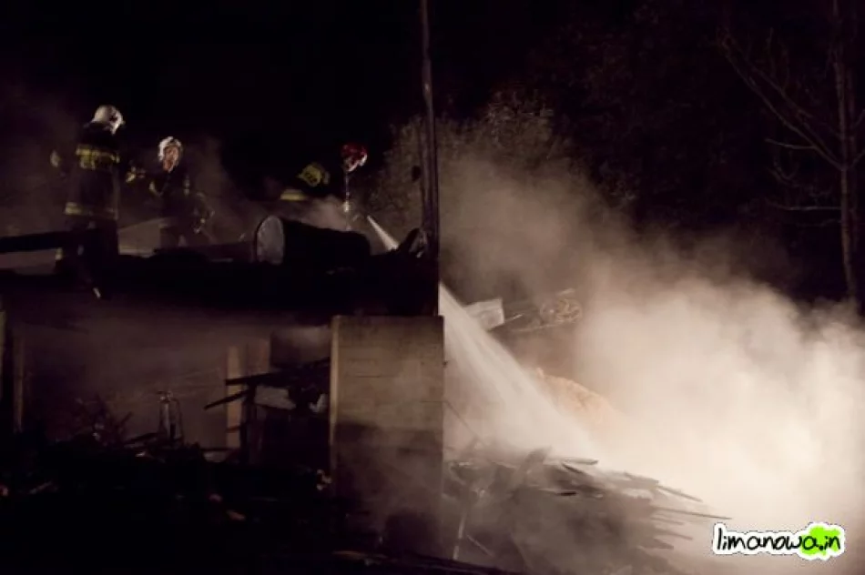 Całkowicie spłonął tartak - zdjęcie 15