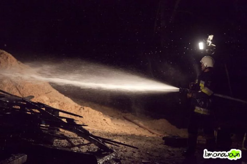 Całkowicie spłonął tartak - zdjęcie 16