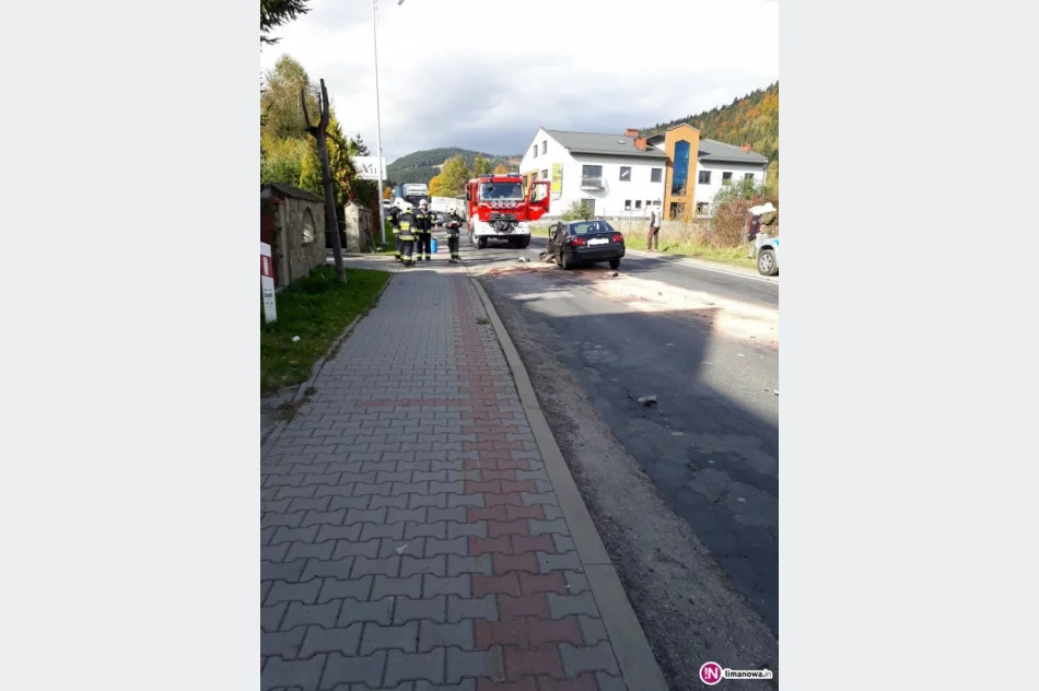 Przyczepa wypięła się i uderzyła w auto. Jedna osoba trafiła do szpitala - zdjęcie 3