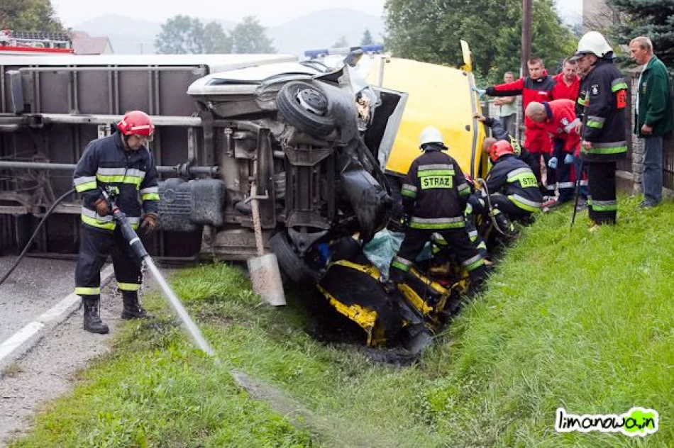 Czołowe zderzenie w Dobrej - zdjęcie 2