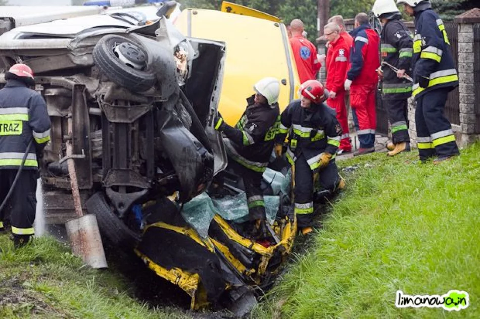 Czołowe zderzenie w Dobrej - zdjęcie 3