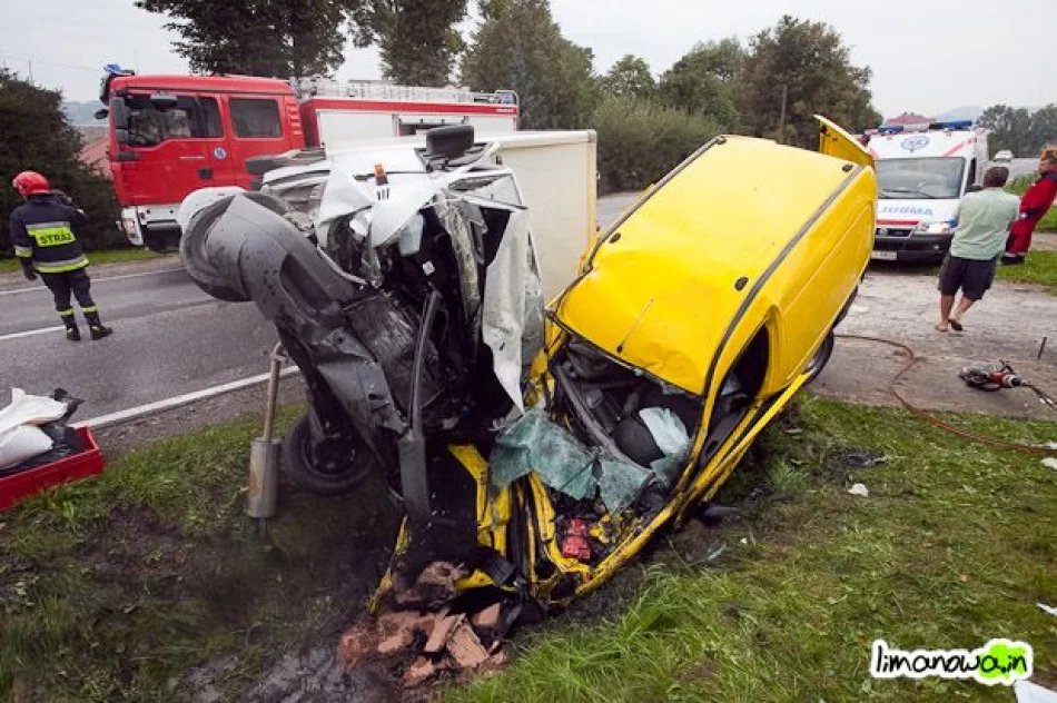 Czołowe zderzenie w Dobrej - zdjęcie 4