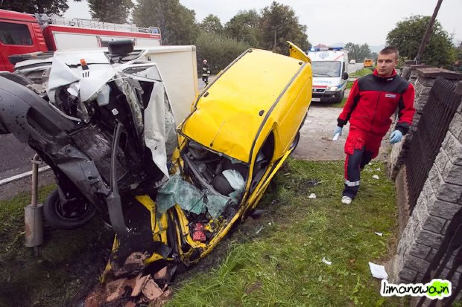 Czołowe zderzenie w Dobrej - zdjęcie 5