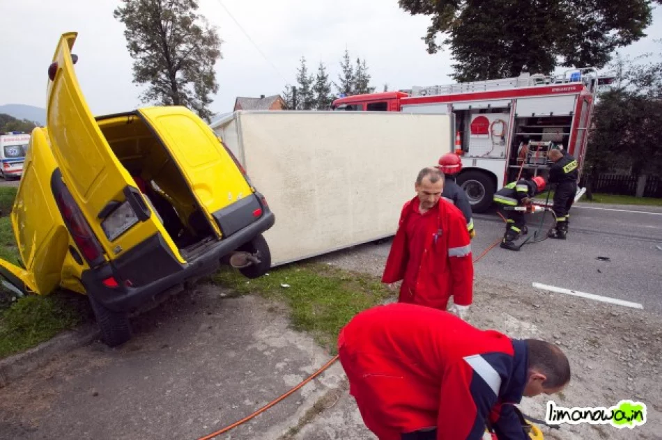 Czołowe zderzenie w Dobrej - zdjęcie 7