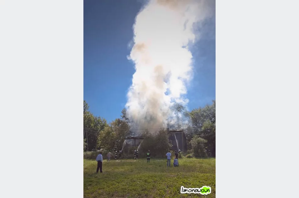 Pożar budynku mieszkalnego – wypadek strażaków (zdjęcia i filmik) - zdjęcie 3