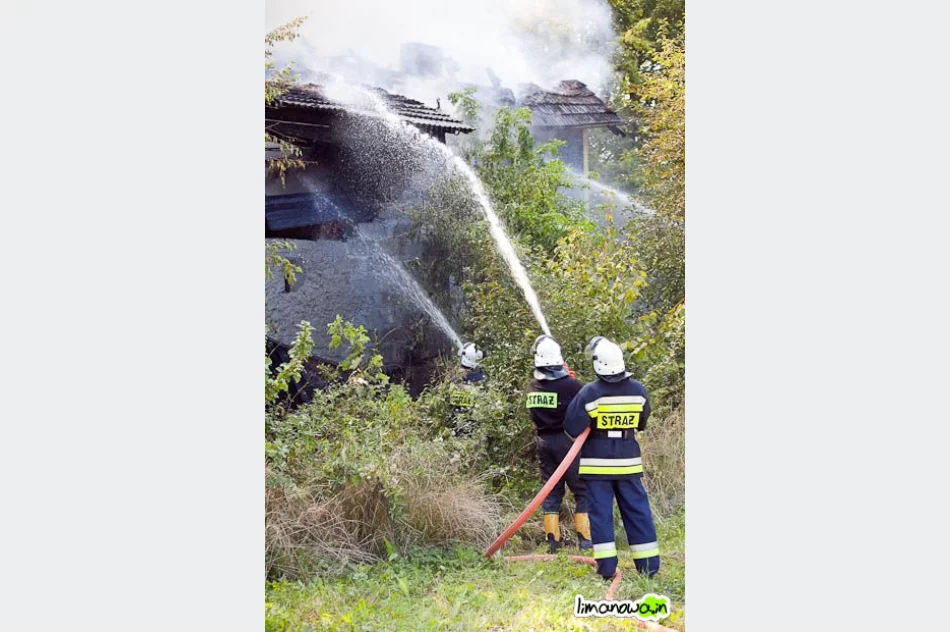 Pożar budynku mieszkalnego – wypadek strażaków (zdjęcia i filmik) - zdjęcie 9