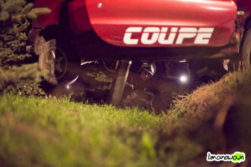 Słup poleciał kilkadziesiąt metrów dalej - zdjęcie 6