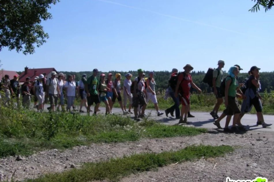 Pielgrzymka na Jasną Górę - zdjęcia część 2 - zdjęcie 4