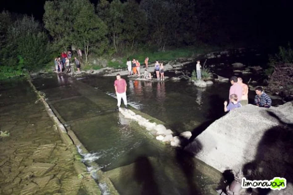 Pijany wjechał do rzeki - zamknięto ujęcie miasta Limanowa - zdjęcie 3