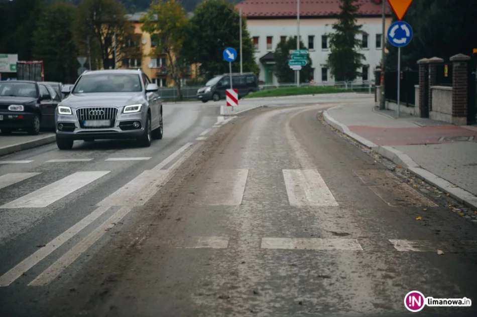 Modernizacja stadionu i zabłocona jezdnia - zdjęcie 4
