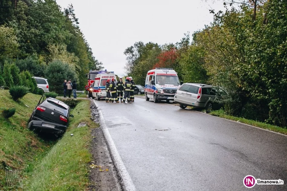 Trzy osoby w szpitalu po zderzeniu aut - zdjęcie 3