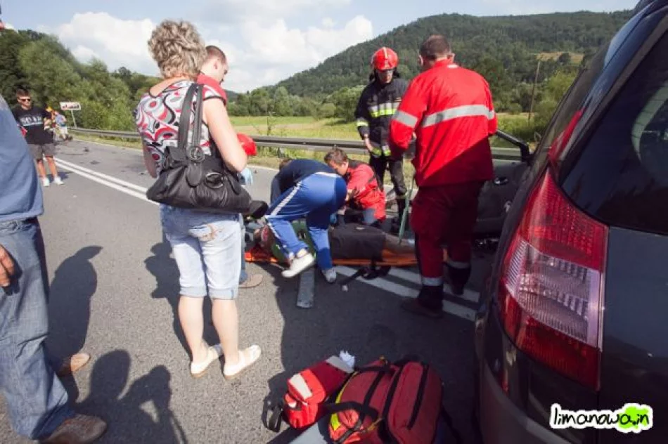 3 osoby ranne w wypadku 4 samochodów - zdjęcia i film - zdjęcie 14