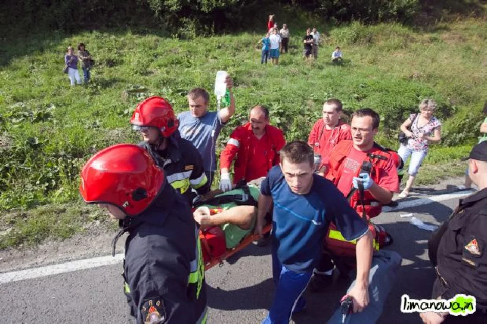 3 osoby ranne w wypadku 4 samochodów - zdjęcia i film - zdjęcie 17