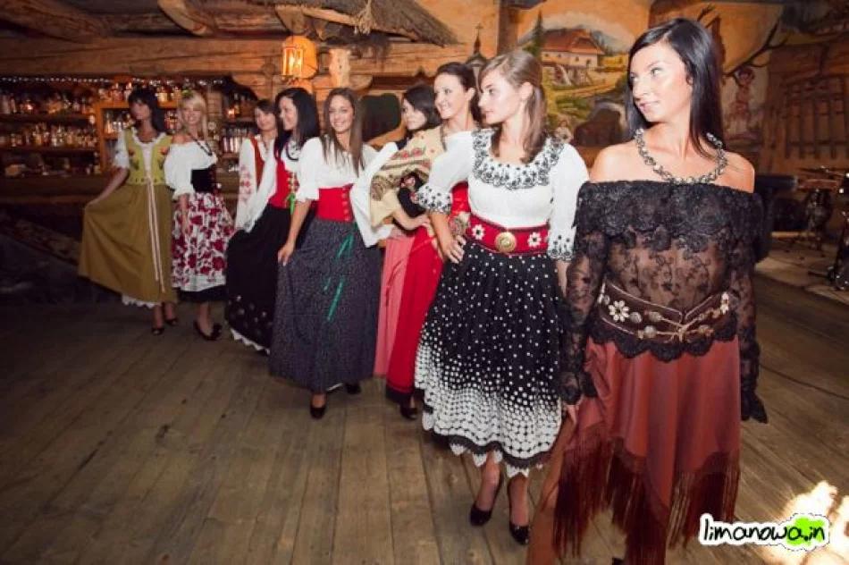 Pokazy mody w Młynie - zdjęcie 17