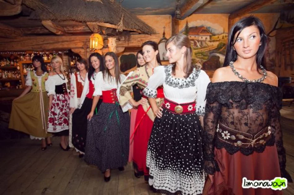 Pokazy mody w Młynie - zdjęcie 18