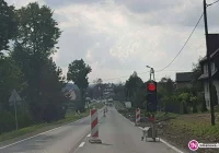 Za 2,7 mln zł powstaje chodnik przy ruchliwym odcinku 'krajówki' - zdjęcie główne