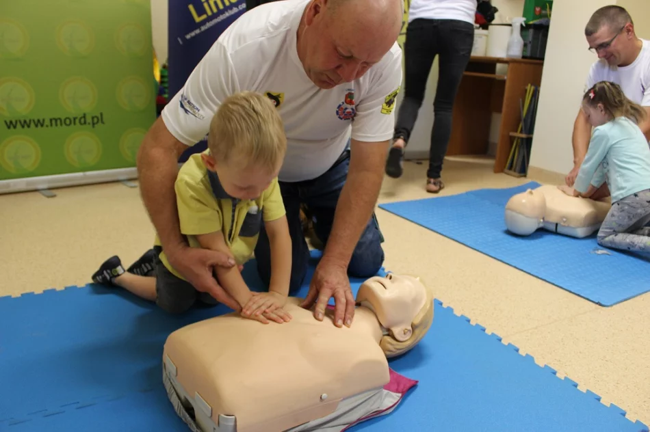 Spotkanie z ratownikami w Miejskim Przedszkolu Nr 2 - zdjęcie 3